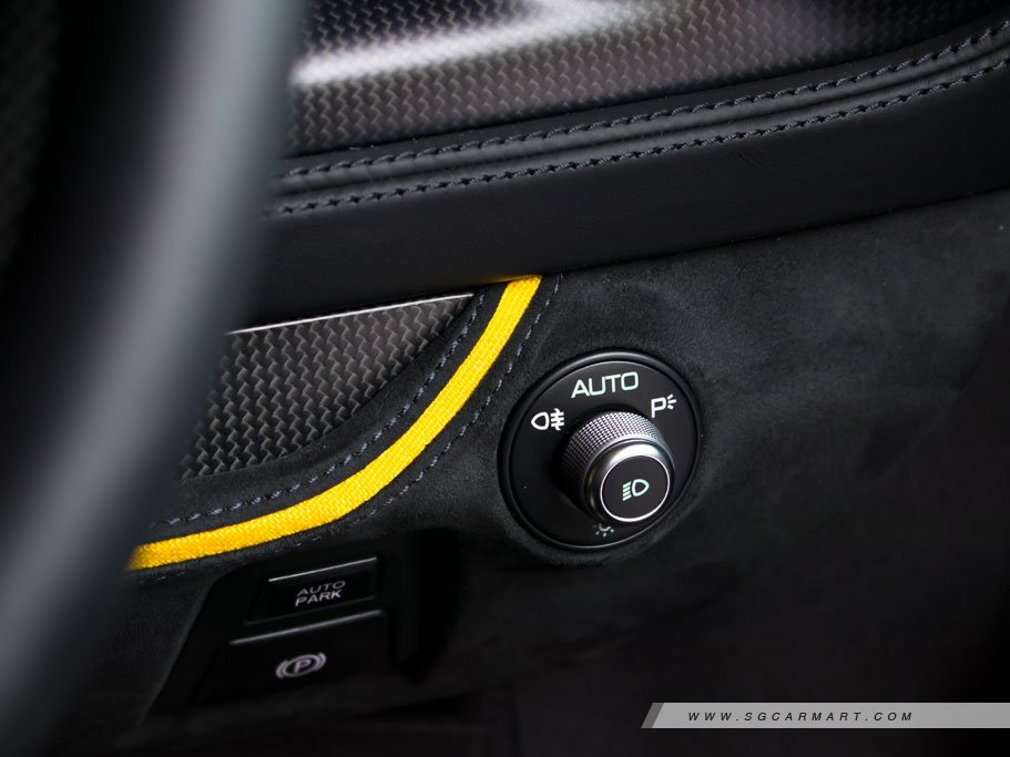 Ferrari F8 Tributo 3.9 V8 Tailor Made 82