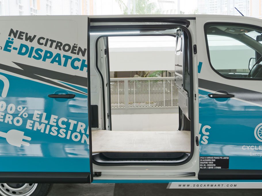 https://i.i-sgcm.com/new_cars/cars/21471/21471_g30