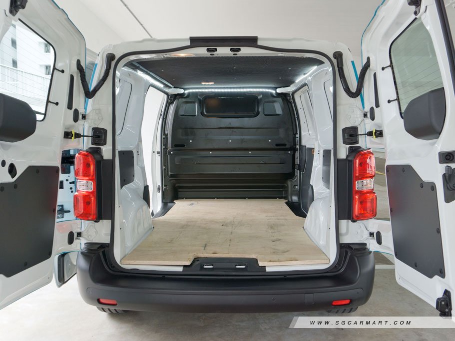 https://i.i-sgcm.com/new_cars/cars/21471/21471_g32