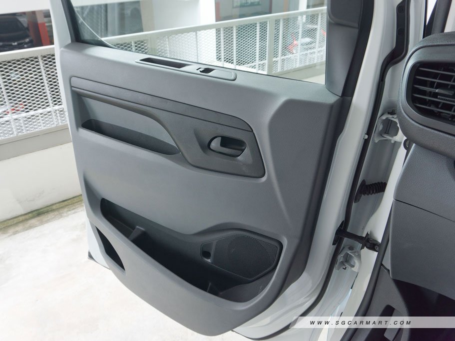 https://i.i-sgcm.com/new_cars/cars/21471/21471_g57