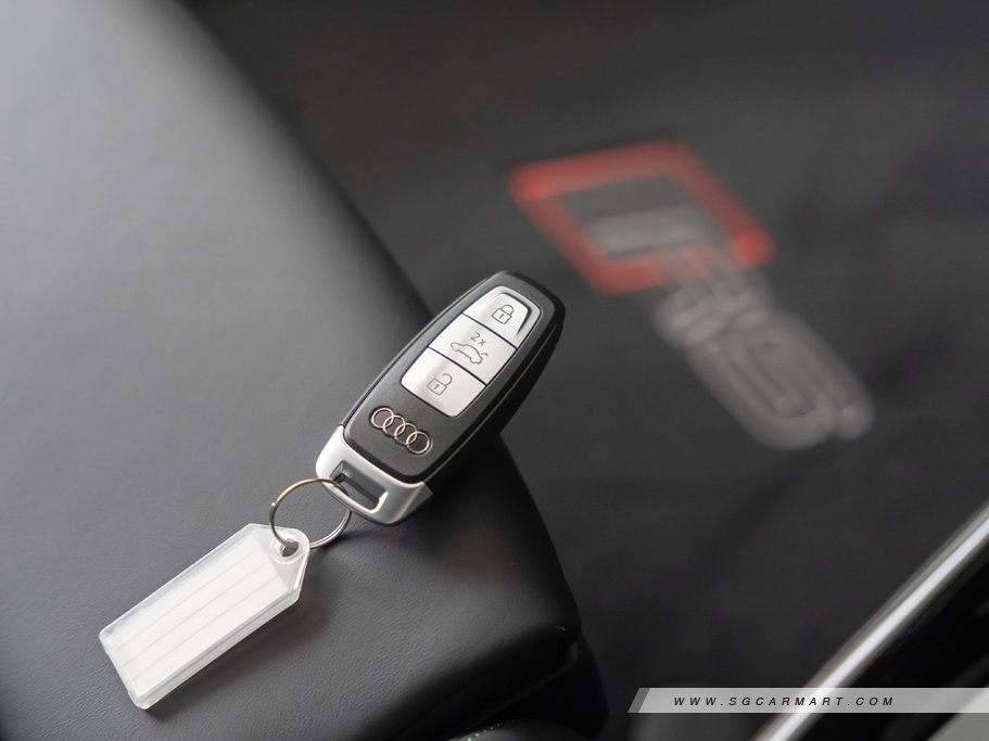 https://i.i-sgcm.com/new_cars/cars/21479/21479_g104