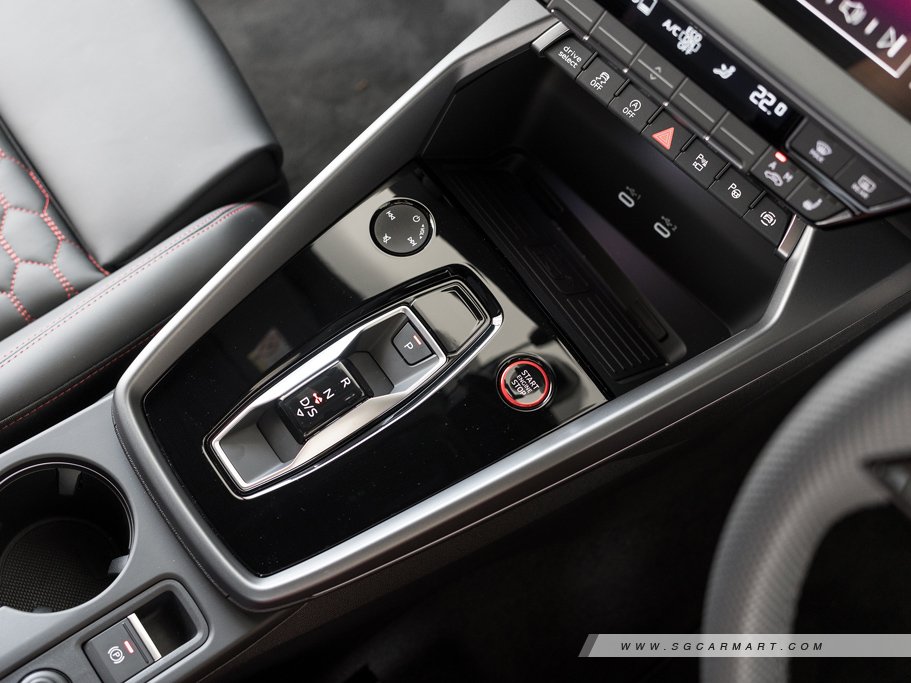 https://i.i-sgcm.com/new_cars/cars/21480/21480_g131