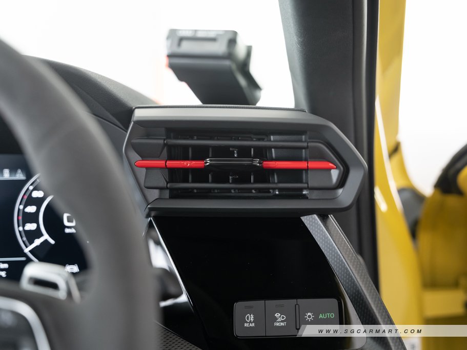 https://i.i-sgcm.com/new_cars/cars/21480/21480_g89