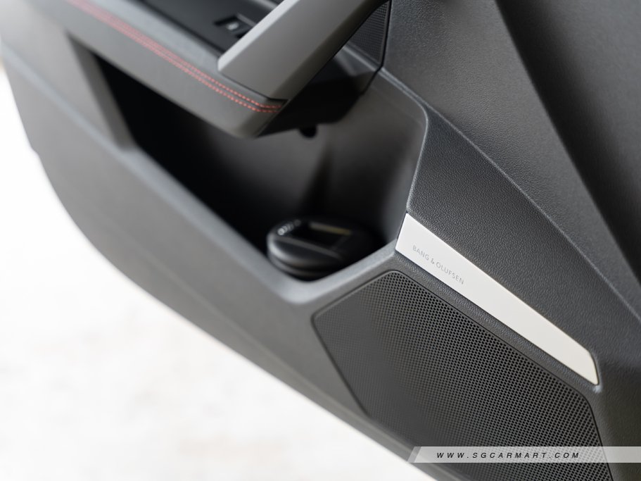 https://i.i-sgcm.com/new_cars/cars/21480/21480_g93