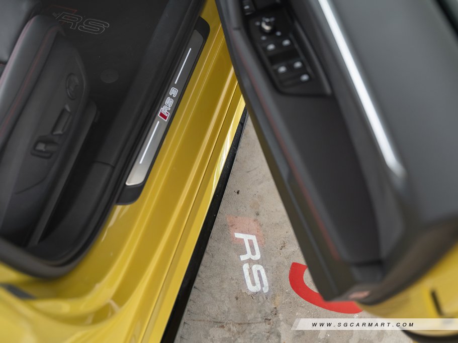 https://i.i-sgcm.com/new_cars/cars/21480/21480_g94