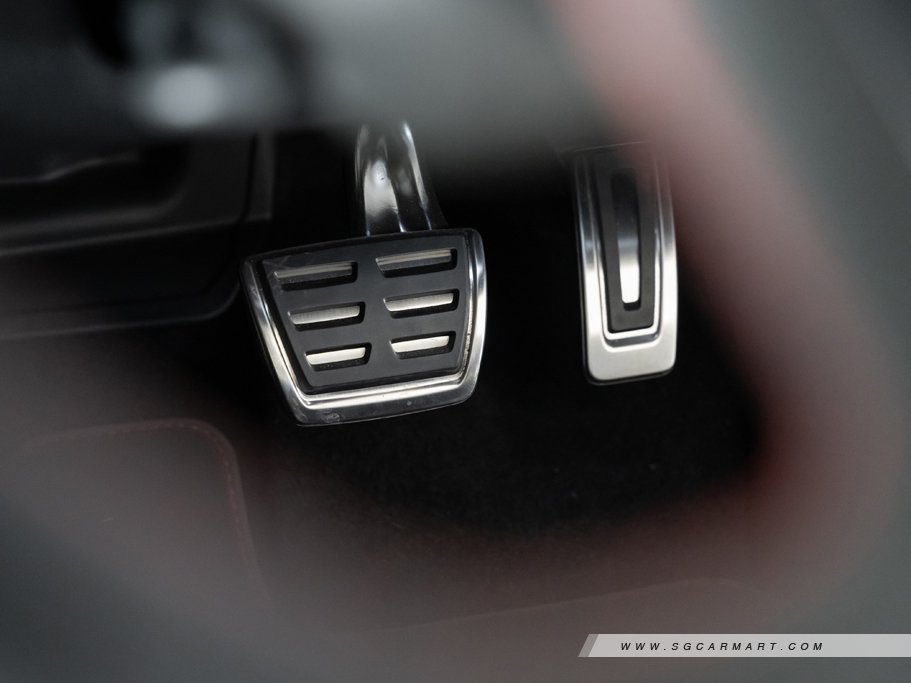 https://i.i-sgcm.com/new_cars/cars/21480/21480_g95