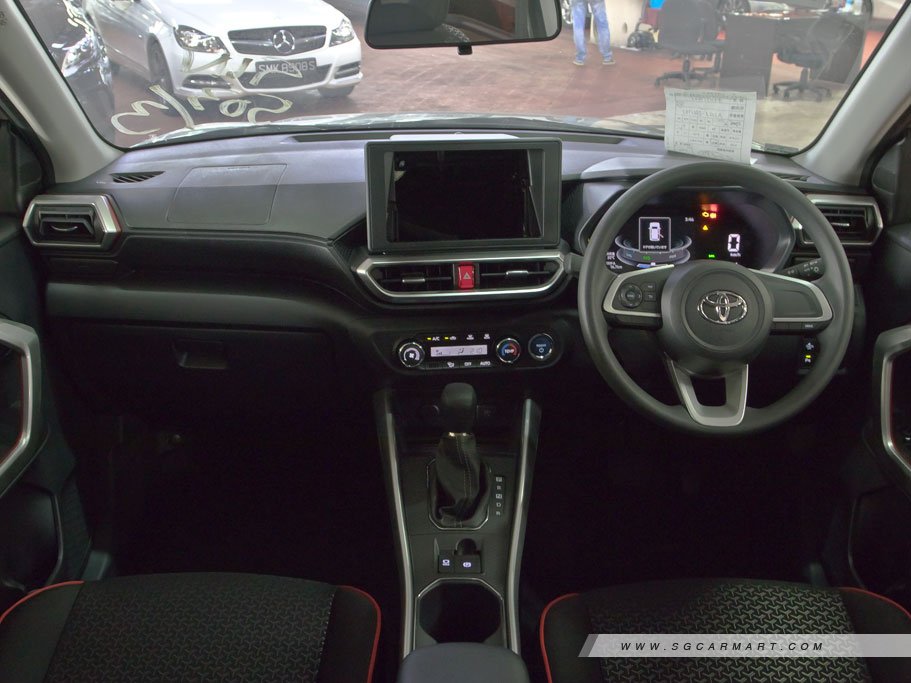 https://i.i-sgcm.com/new_cars/cars/21484/21484_g12