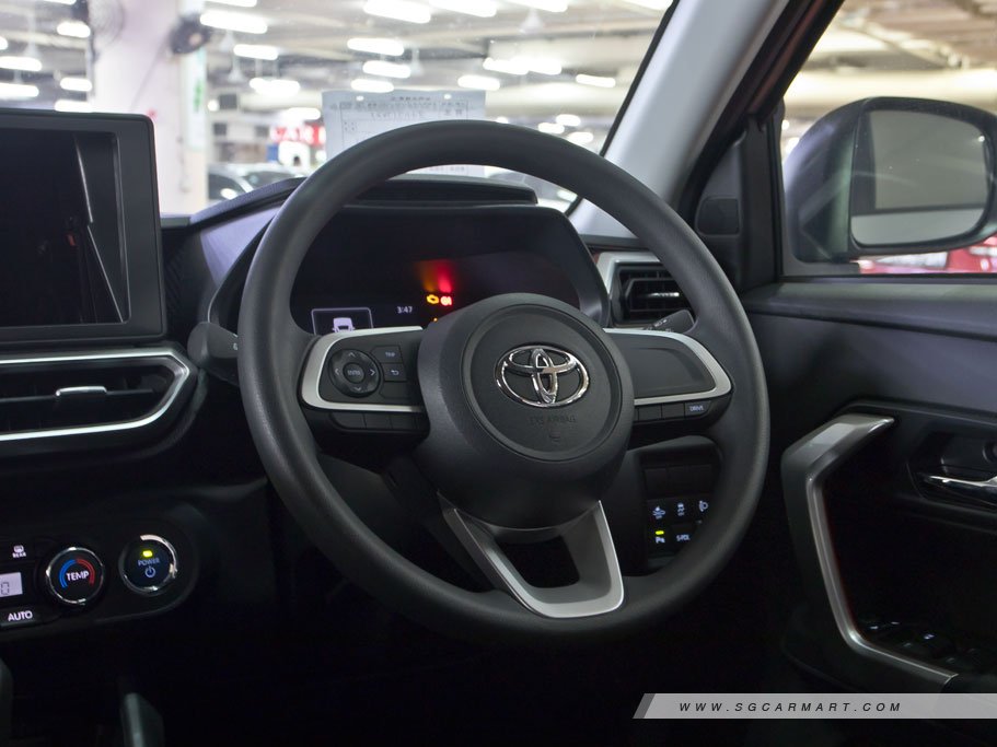 https://i.i-sgcm.com/new_cars/cars/21484/21484_g13