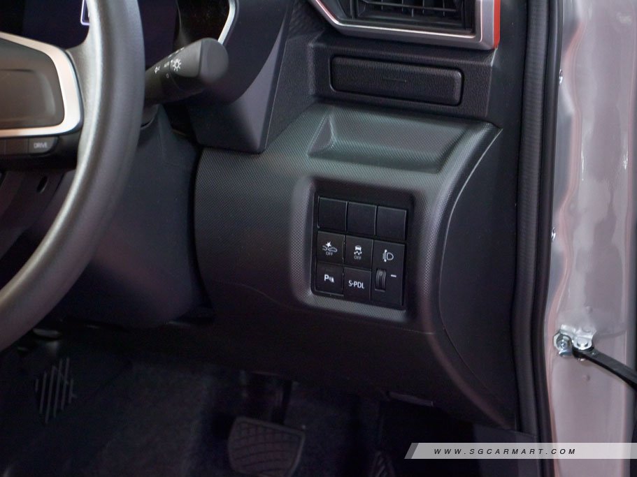 https://i.i-sgcm.com/new_cars/cars/21484/21484_g20