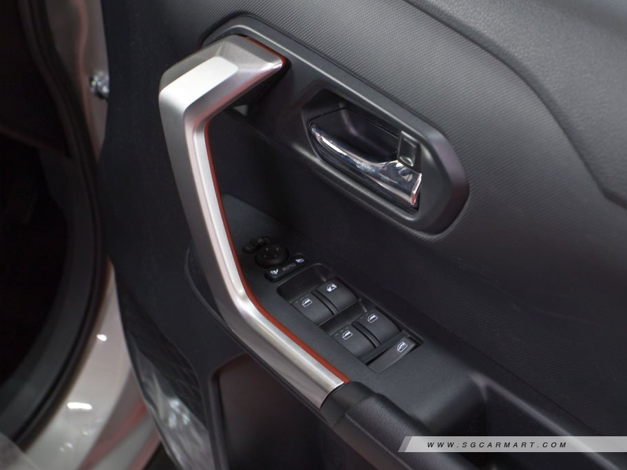 https://i.i-sgcm.com/new_cars/cars/21484/21484_g21