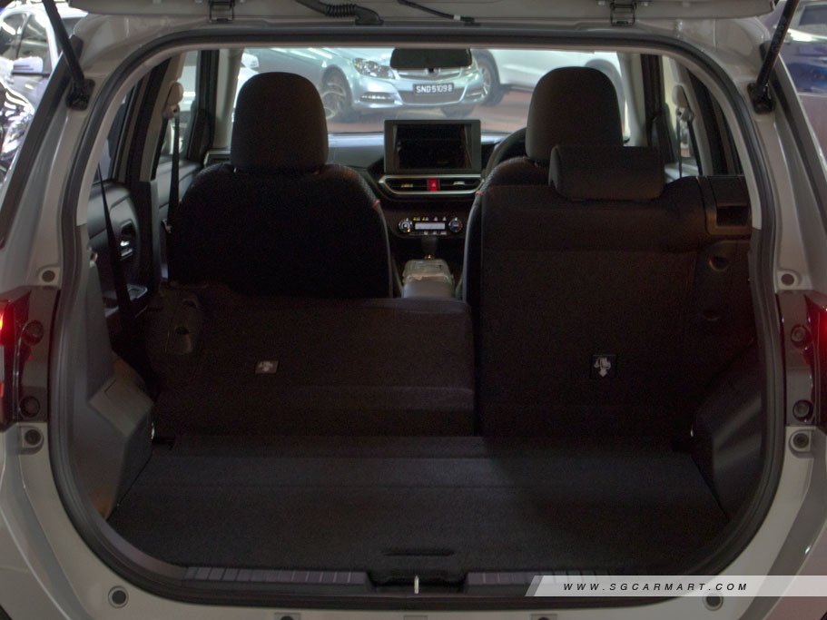 https://i.i-sgcm.com/new_cars/cars/21484/21484_g23