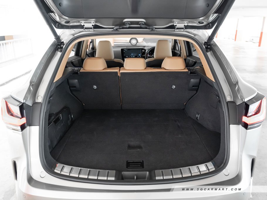 https://i.i-sgcm.com/new_cars/cars/21487/21487_g74