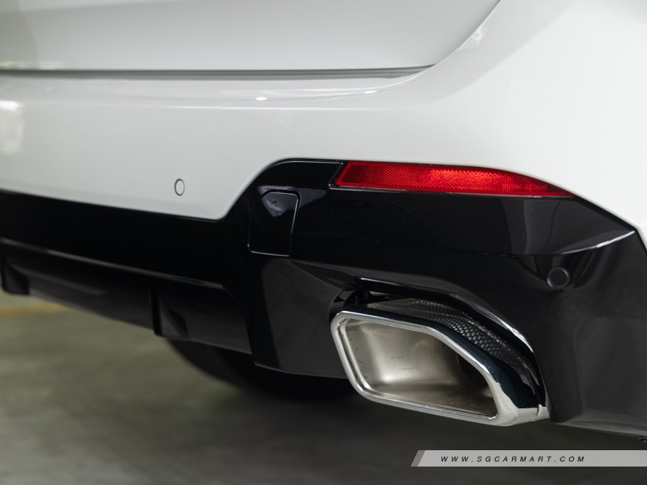 https://i.i-sgcm.com/new_cars/cars/21493/21493_g12