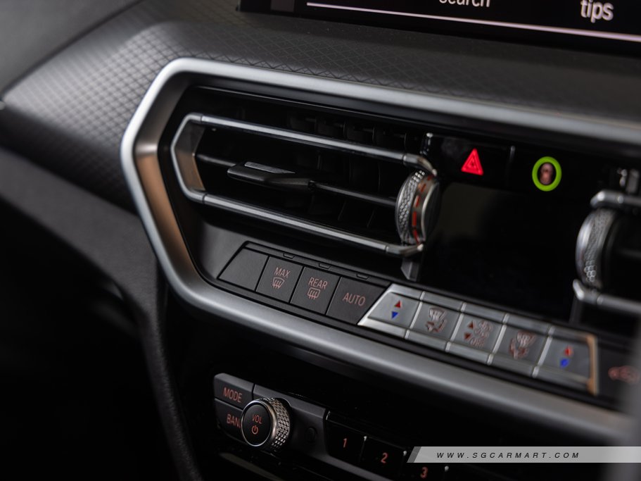 https://i.i-sgcm.com/new_cars/cars/21493/21493_g16