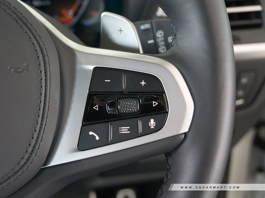 https://i.i-sgcm.com/new_cars/cars/21493/21493_g44