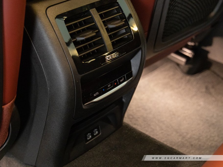 https://i.i-sgcm.com/new_cars/cars/21494/21494_g19