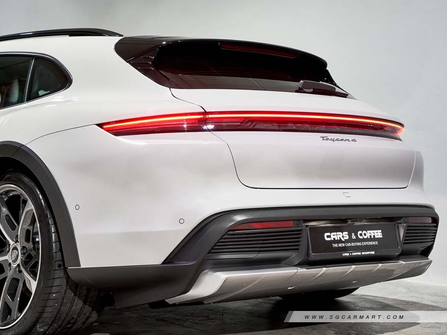 https://i.i-sgcm.com/new_cars/cars/21497/21497_g14