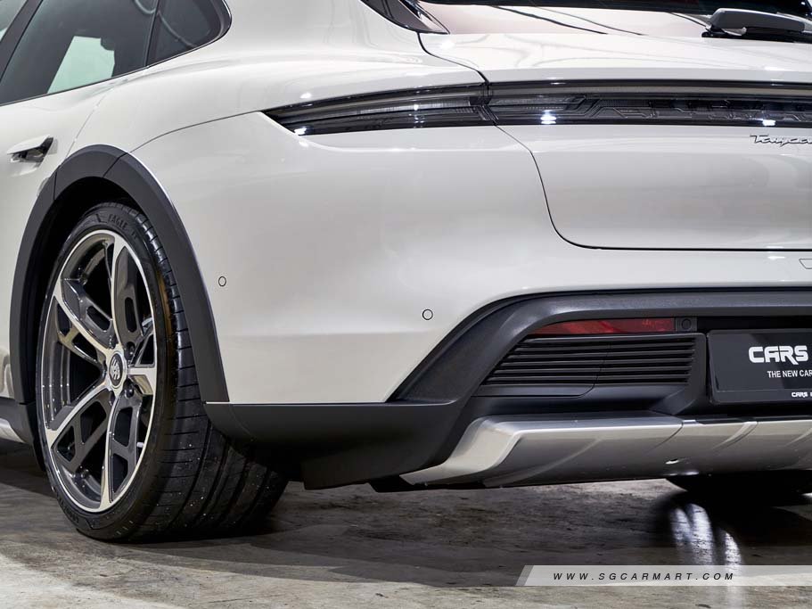 https://i.i-sgcm.com/new_cars/cars/21497/21497_g15