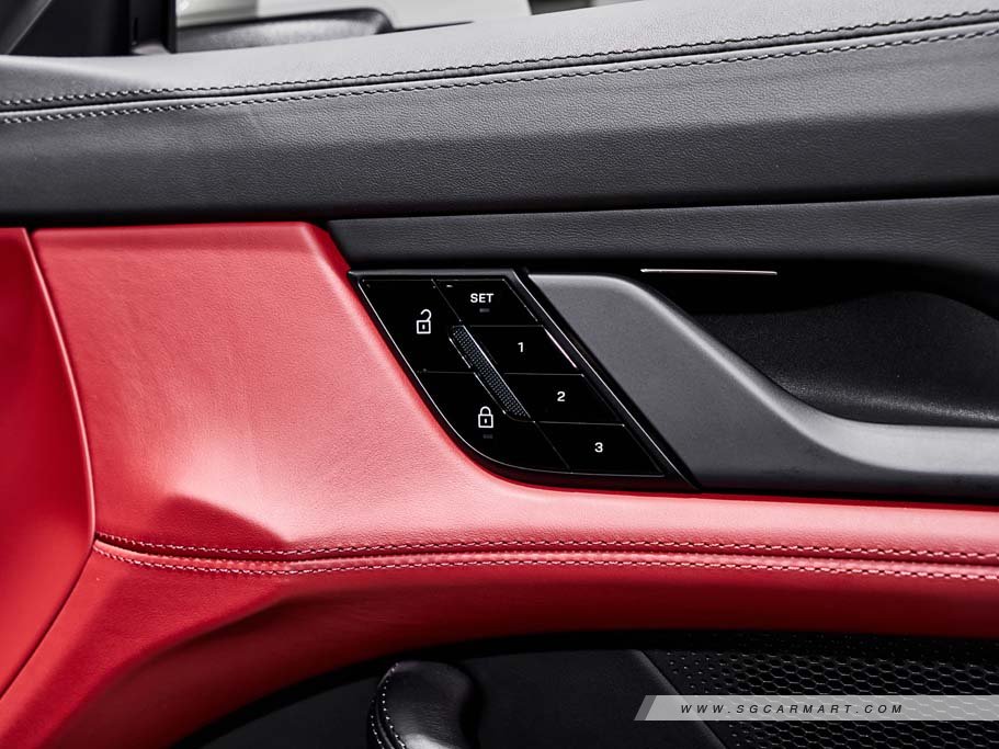https://i.i-sgcm.com/new_cars/cars/21497/21497_g51
