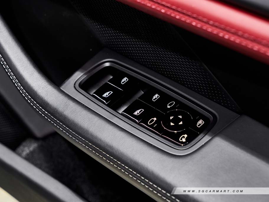 https://i.i-sgcm.com/new_cars/cars/21497/21497_g52