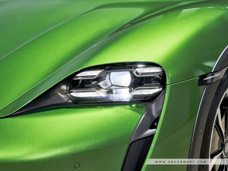 https://i.i-sgcm.com/new_cars/cars/21497/21497_g64