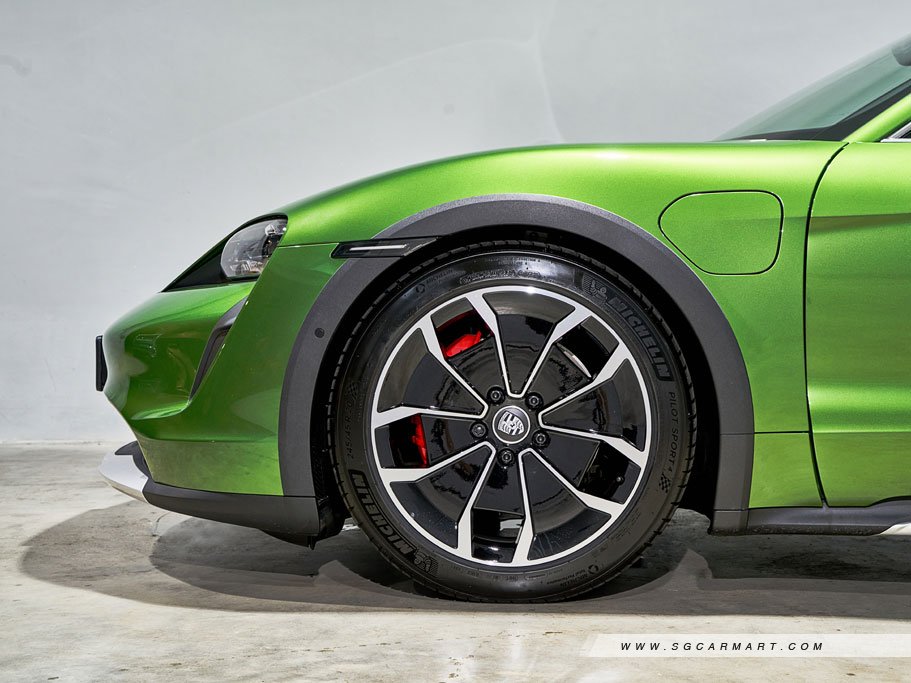 https://i.i-sgcm.com/new_cars/cars/21497/21497_g66