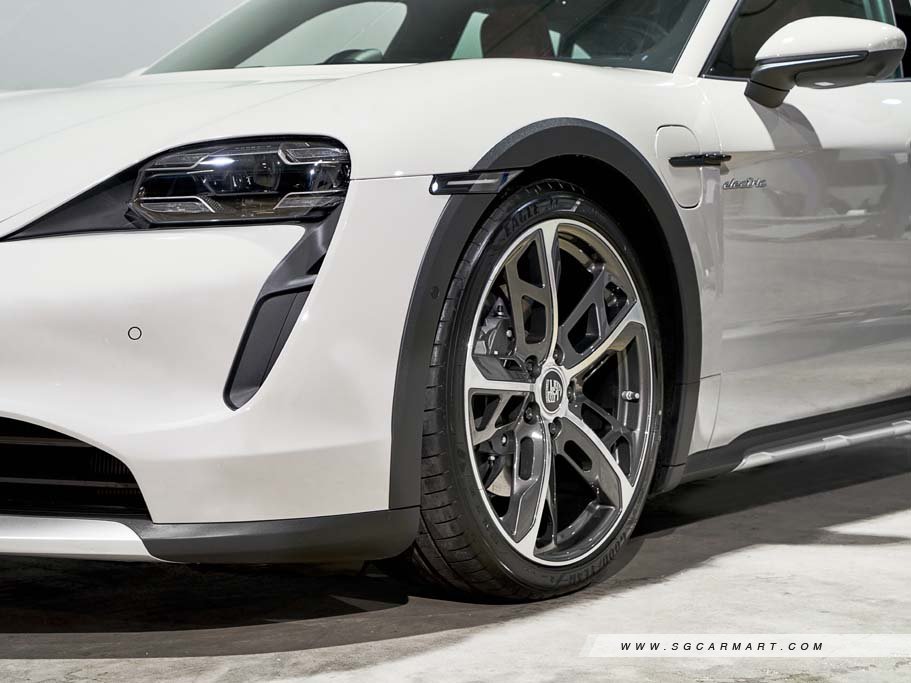 https://i.i-sgcm.com/new_cars/cars/21497/21497_g7