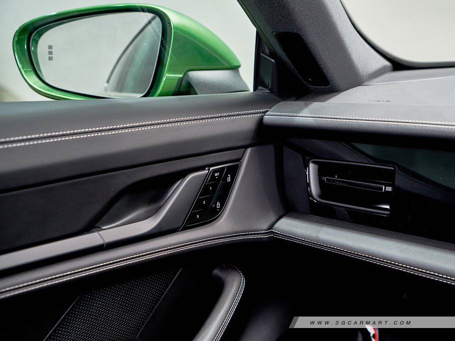 https://i.i-sgcm.com/new_cars/cars/21497/21497_g96