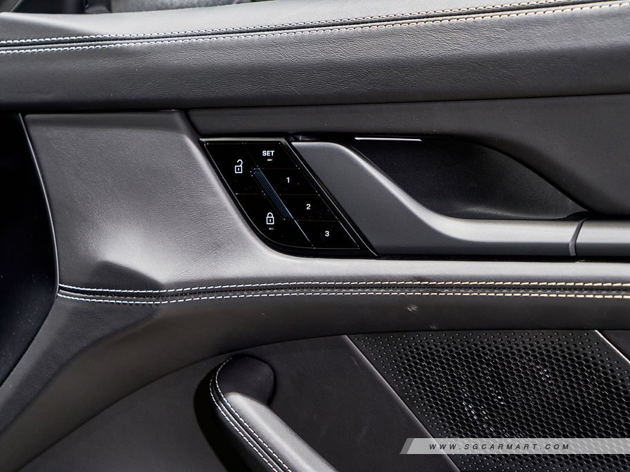 https://i.i-sgcm.com/new_cars/cars/21497/21497_g98