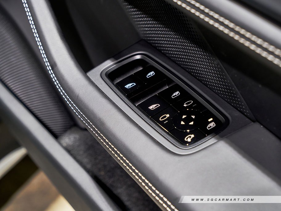 https://i.i-sgcm.com/new_cars/cars/21497/21497_g99