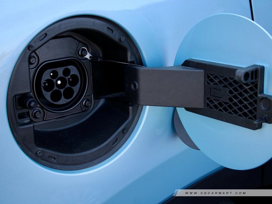 https://i.i-sgcm.com/new_cars/cars/21498/21498_g14