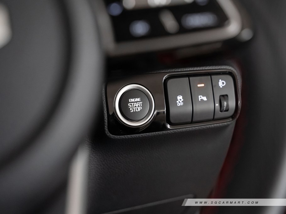 https://i.i-sgcm.com/new_cars/cars/21502/21502_g54