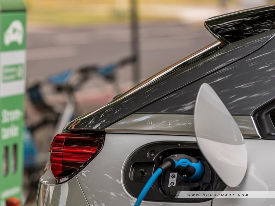 https://i.i-sgcm.com/new_cars/cars/21504/21504_g15