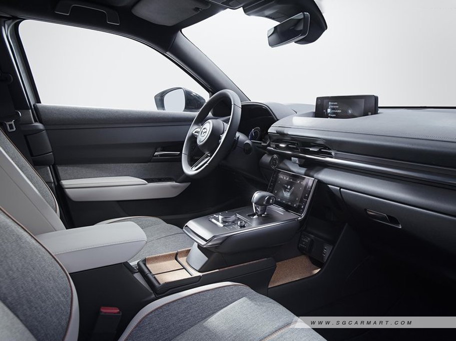 https://i.i-sgcm.com/new_cars/cars/21504/21504_g18
