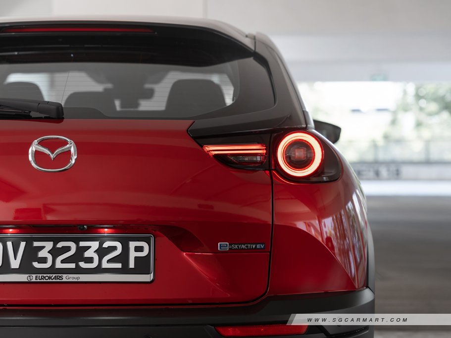 https://i.i-sgcm.com/new_cars/cars/21504/21504_g27