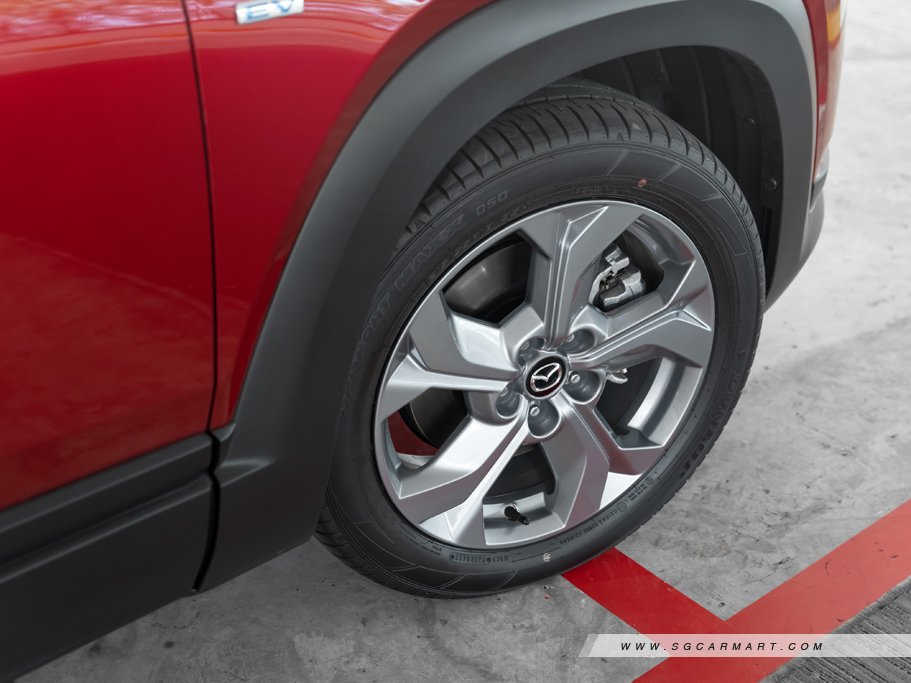 https://i.i-sgcm.com/new_cars/cars/21504/21504_g29
