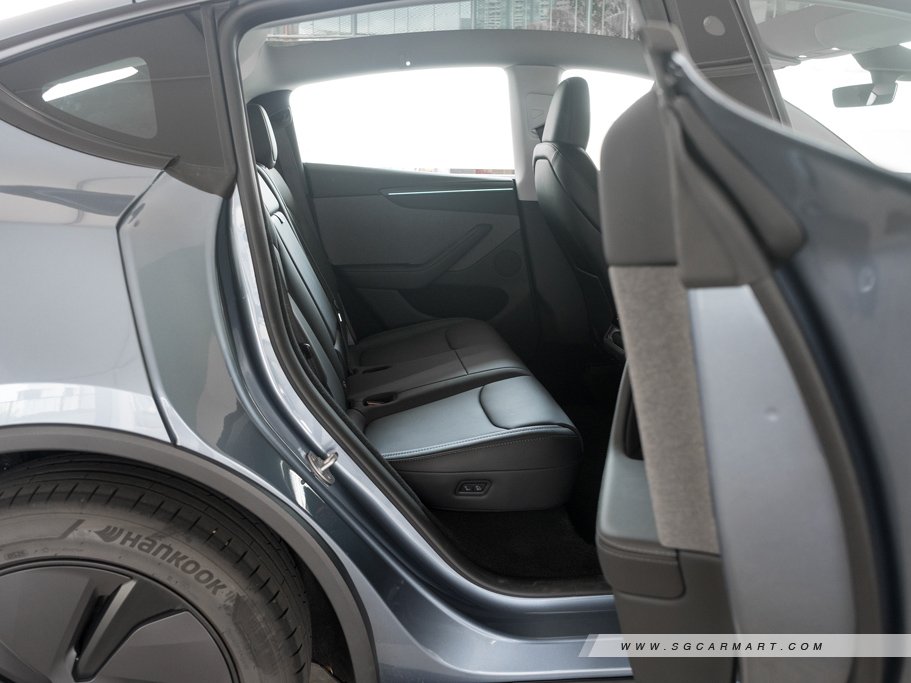 https://i.i-sgcm.com/new_cars/cars/21506/21506_g106