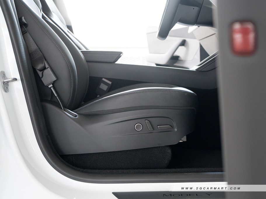 https://i.i-sgcm.com/new_cars/cars/21506/21506_g77