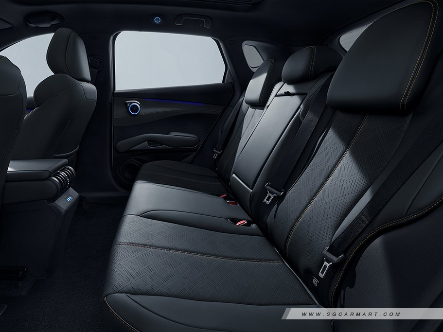 https://i.i-sgcm.com/new_cars/cars/21508/21508_g195