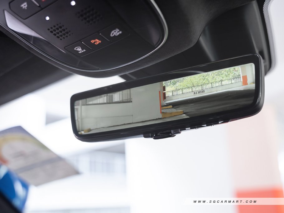 https://i.i-sgcm.com/new_cars/cars/21509/21509_g55