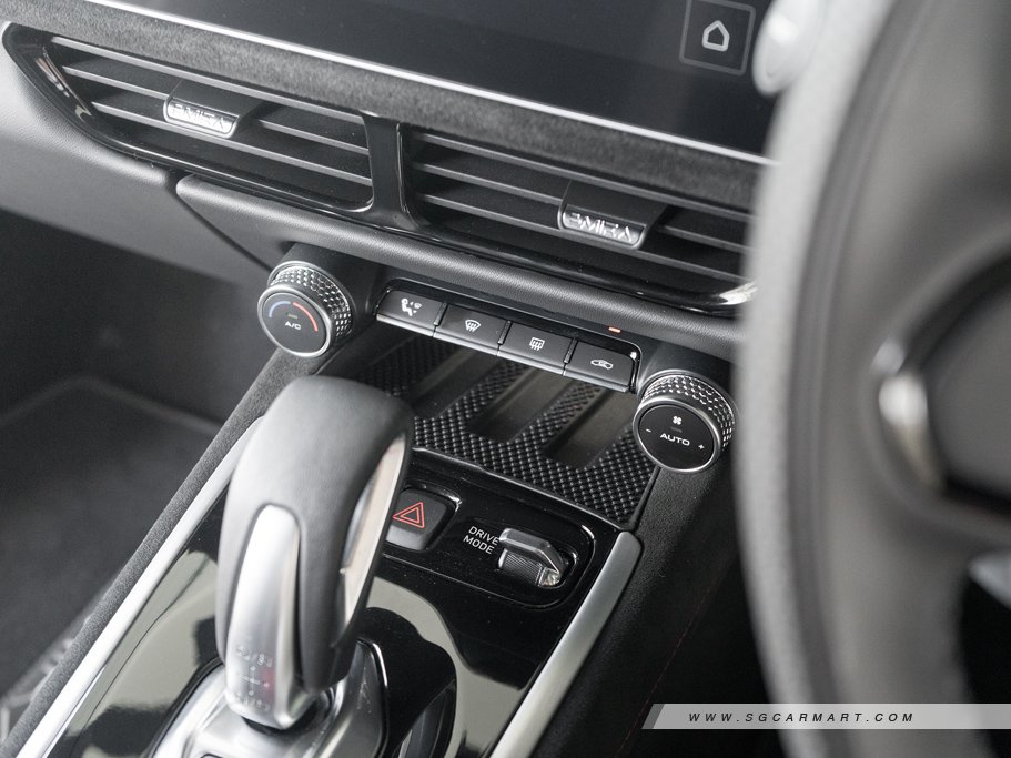 https://i.i-sgcm.com/new_cars/cars/21512/21512_g61