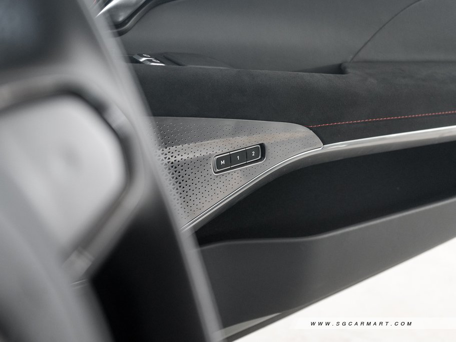 https://i.i-sgcm.com/new_cars/cars/21512/21512_g64
