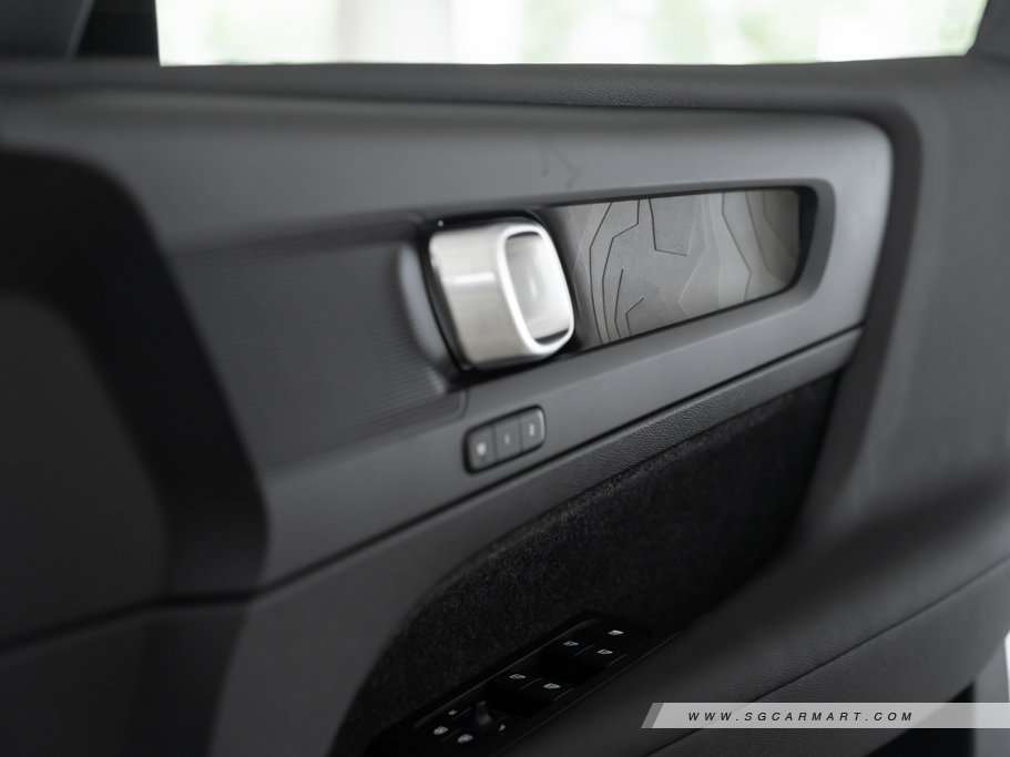 https://i.i-sgcm.com/new_cars/cars/21514/21514_g100