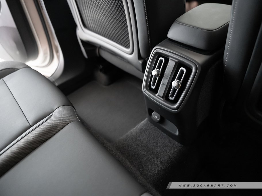 https://i.i-sgcm.com/new_cars/cars/21514/21514_g109