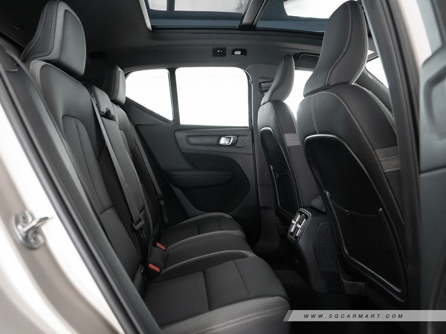 https://i.i-sgcm.com/new_cars/cars/21514/21514_g111