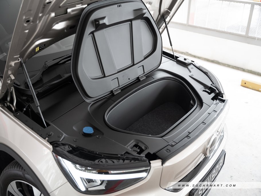 https://i.i-sgcm.com/new_cars/cars/21514/21514_g113