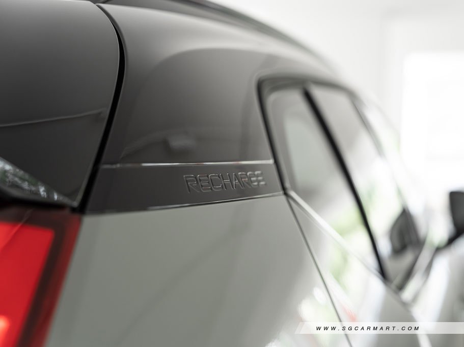 https://i.i-sgcm.com/new_cars/cars/21514/21514_g42