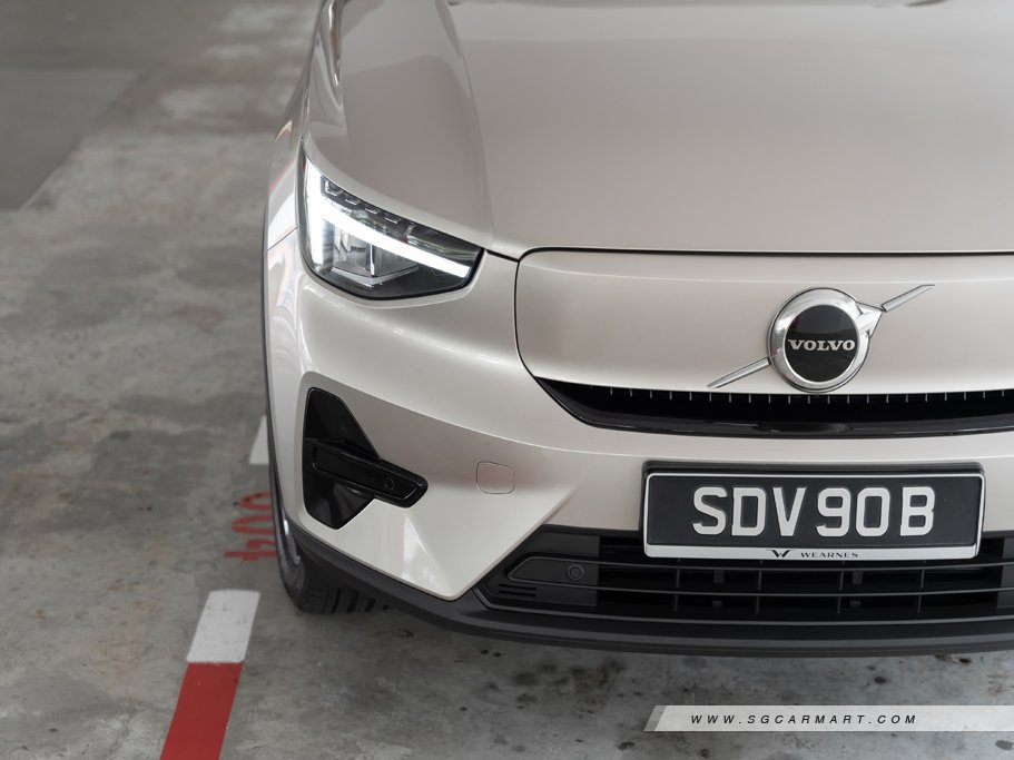 https://i.i-sgcm.com/new_cars/cars/21514/21514_g93