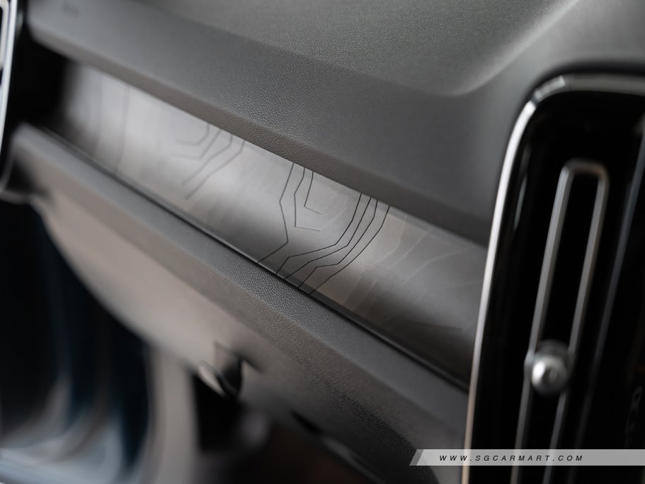 https://i.i-sgcm.com/new_cars/cars/21515/21515_g48