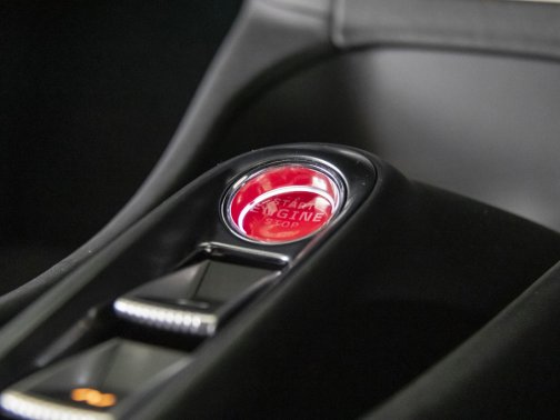 https://i.i-sgcm.com/new_cars/cars/21516/21516_g47